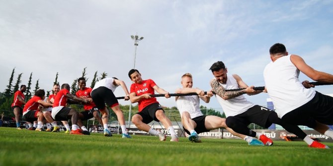 Gaziantep FK antrenmanında renkli görüntüler