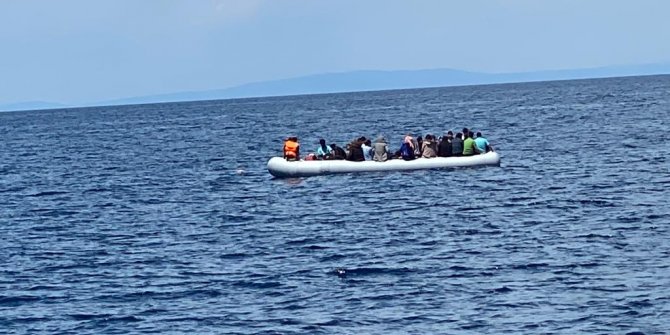 Yunanistan'ın ölüme terk ettiği 40 göçmeni Sahil Güvenlik kurtardı