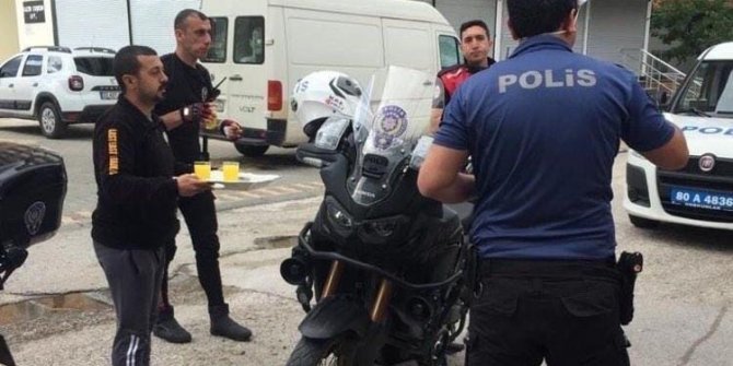 Sosyal medyadan çağrılan polislere bayram kömbesi