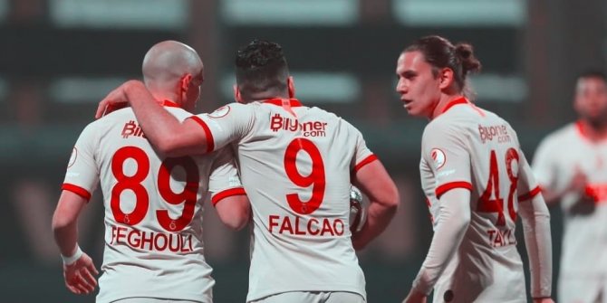 Galatasaray'da 100 milyonluk ayrılık!