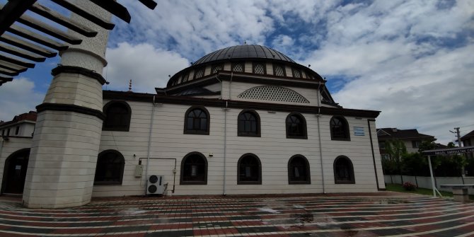 Cuma namazı hazırlığı yapılan camide "hırsızlık" şoku
