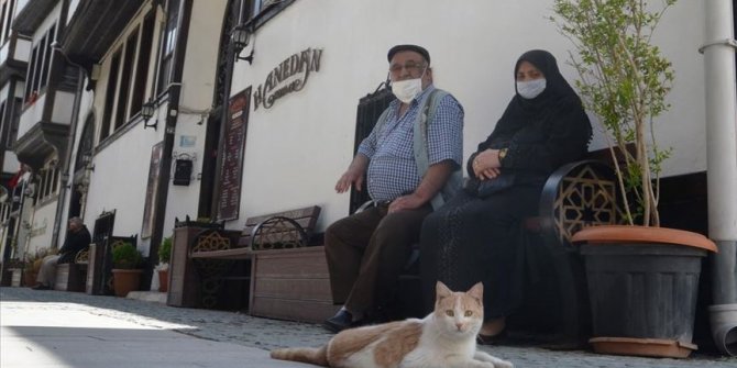 65 yaş ve üstü vatandaşlar tekrar sokağa çıktı