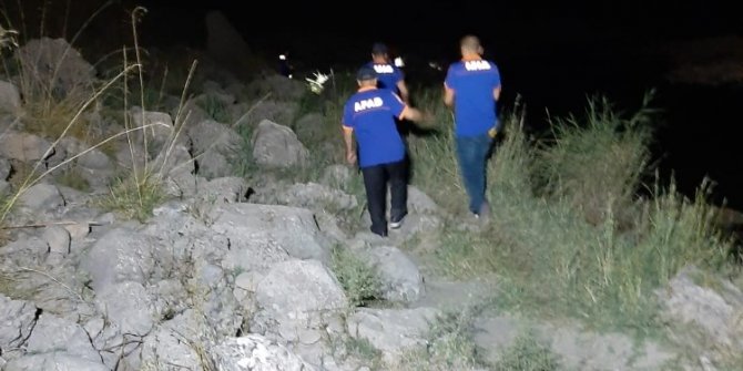 Balık avlamak için girdiği derede kayboldu