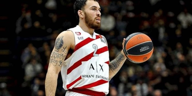 ABD'li yıldız Mike James'in sözleşmesi 2023'e kadar uzatıldı
