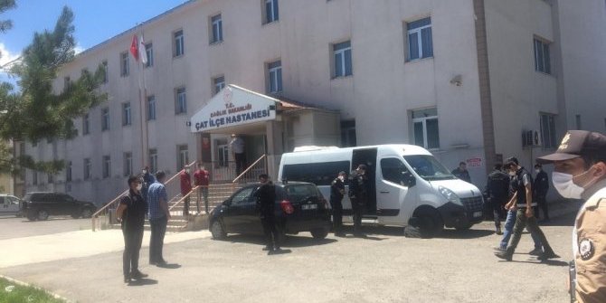 5 kişinin öldüğü silahlı kavgayla ilgili 2 zanlı tutuklandı