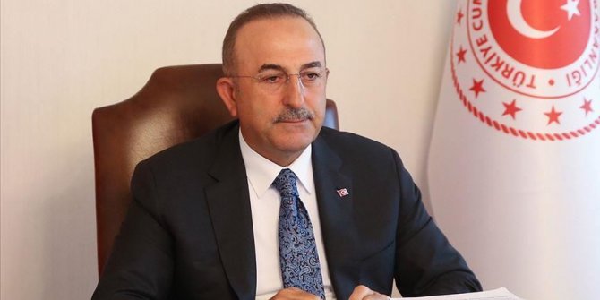 Cavusoglu o slučaju Georgea Floyda: Nedopustivo je da policija bilo kojeg čovjeka ubije na ovakav način