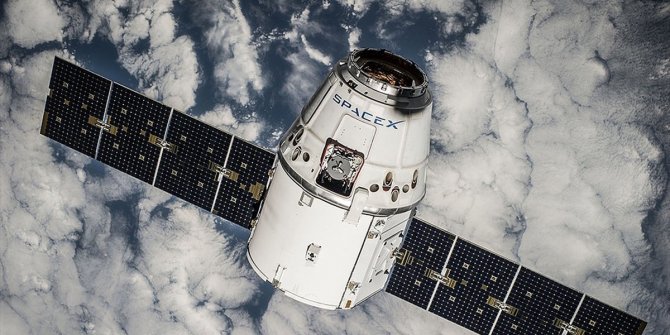 SpaceX 60 internet uydusunu uzaya fırlattı