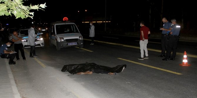 Seyir halindeki motosiklet devrildi: 1 ölü