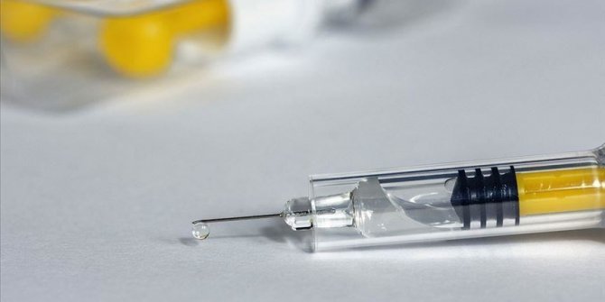 Dünyaca ünlü ilaç firması Kovid -19 aşısının üretimine başlayacak