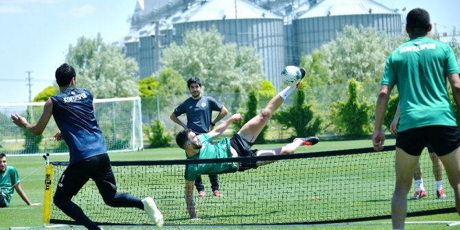 Konyaspor'da iki isim antrenmanlara katılmadı