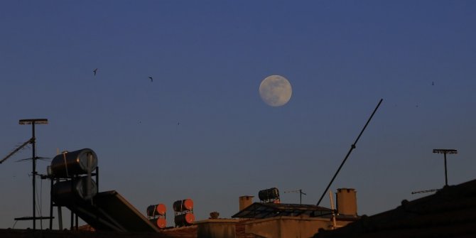 Elazığ’da "Ay Tutulması” Harput’tan izlendi