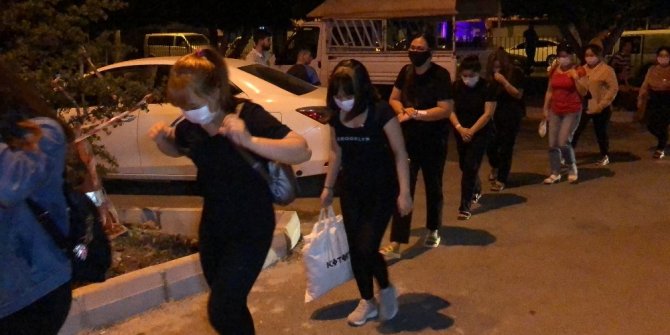 Masaj salonlarına operasyon 21 kadın gözaltına alındı