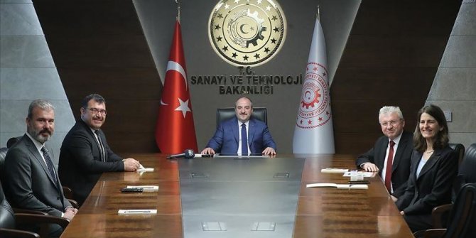 Turquie : les scientifiques parviennent à créer la synthèse d'un médicament important contre la Covid-19