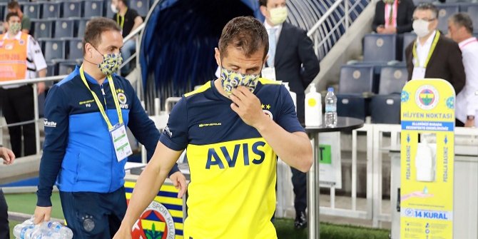 Emre Belözoğlu futbolu bıraktı