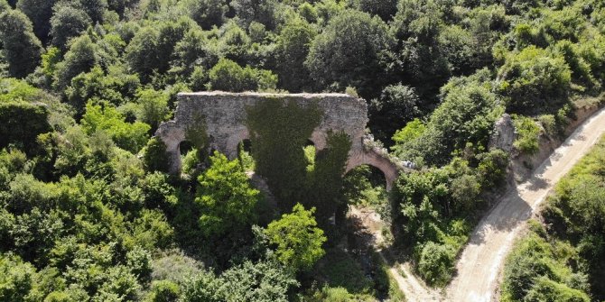 Bin 800 yıllık su kemerleri ayakta kalmak için direniyor