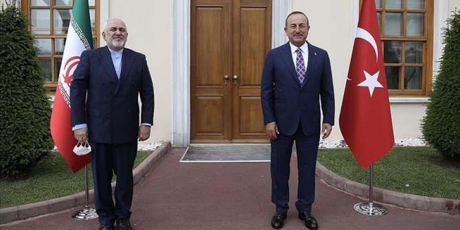 Cavusoglu : "Nous planifions de relancer les vols entre la Turquie et l'Iran à partir du 1er août"