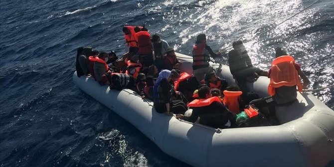 Turkish coast guards rescue 29 asylum seekers