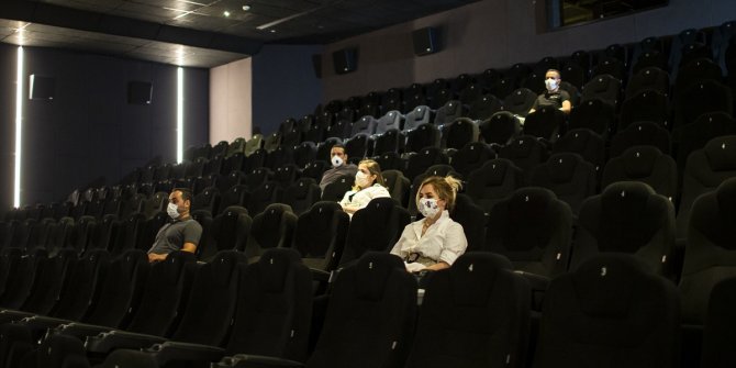 Türkiye genelindeki 2 bin 400 sinema salonundan çok azı bugün kapılarını açtı