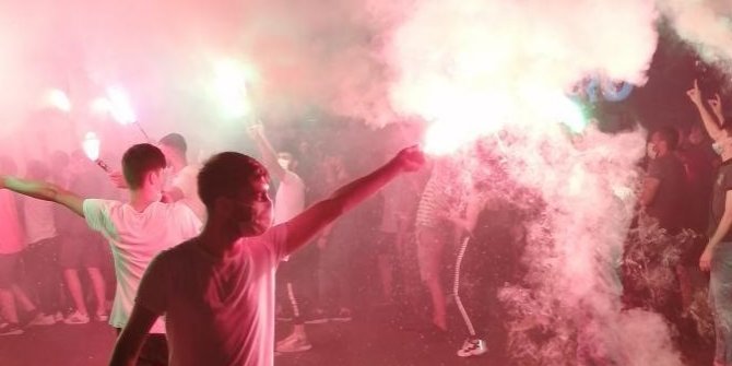 Yine aynı görüntüler; Otogardaki asker uğurlamasında meşale yaktılar