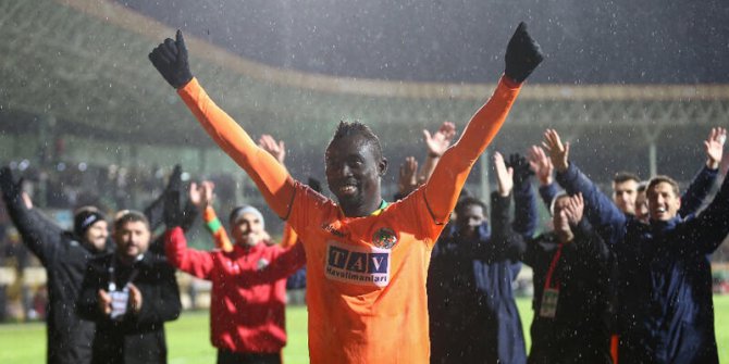 N'Sakala ve Cisse adım adım Beşiktaş'a!