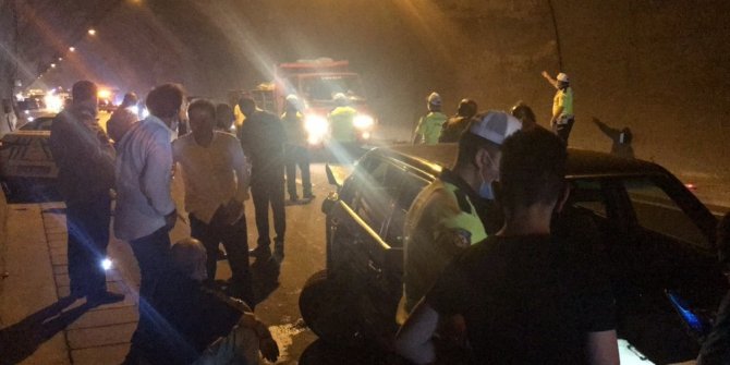 Rize’de zincirleme trafik kazası: 1’i polis 6 yaralı