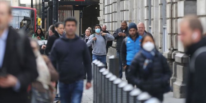 İngiltere'de Kovid-19 ölümleri 44 bin sınırına dayandı