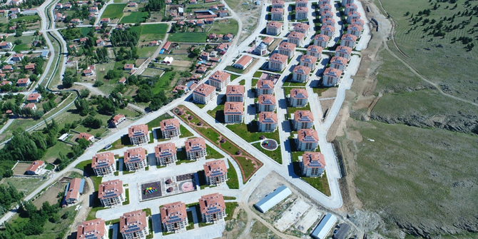 Sarayönü'nde TOKİ konutlarının teslimatları başladı