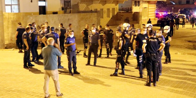 Maske uyarısı yapan polise mukavemet eden 5 kişi gözaltına alındı