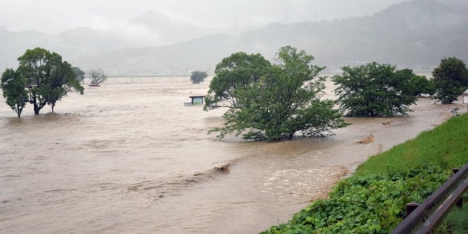 Japonya’yı şiddetli yağış vurdu: 13 kişi kayıp