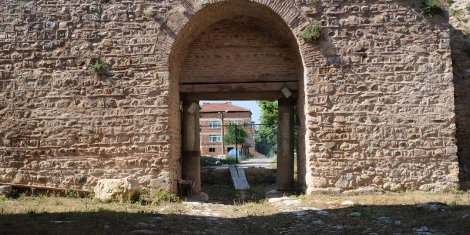 2000 yıllık tarihi İstanbul Kapı eski ihtişamına kavuşuyor