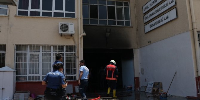 Okulda patlama: 2 öğretmen yaralı