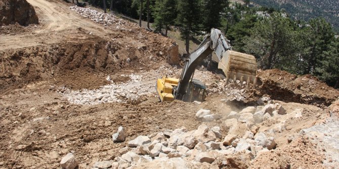 Bozkır-Antalya kara yolunda onarım çalışmaları sürüyor