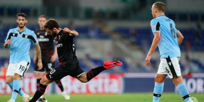 Hakan Çalhanoğlu'na övgü dolu sözler