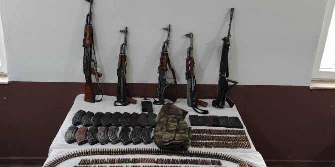 Yol kontrolünde çok sayıda silah ve mühimmat ele geçirildi