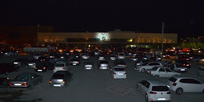 Kırşehir'de "arabalı sinema" etkinliği