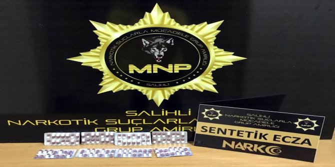 Manisa’da durdurulan araçtan uyuşturucu hap çıktı