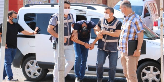 Hırsızlıktan tutuklandı gazetecileri tehdit etti