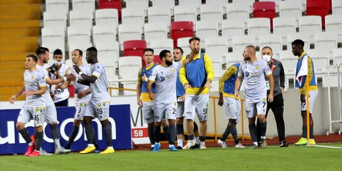 Yeni Malatyaspor sahasında 'Dört büyükleri' zorluyor