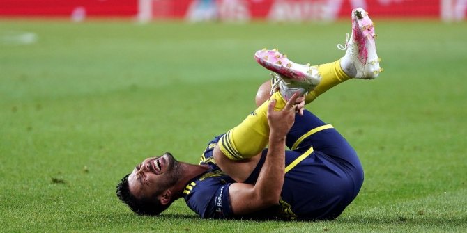 Tolgay Arslan devam edemedi!