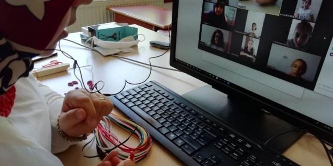 Yaz okulunda uzaktan eğitimler 10 bin öğrenciyle başladı