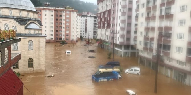 Rize'deki sel! 1 kişi kayıp
