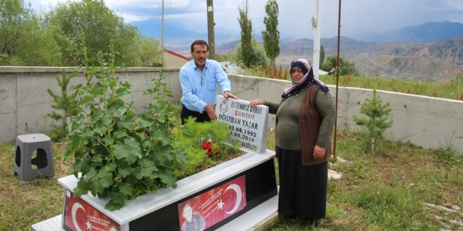 15 Temmuz şehidi 'tabuta sığmayan fidan', mezarı başında anıldı