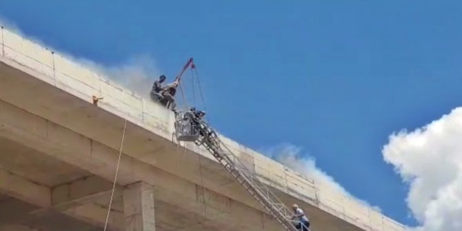 Tunceli’de yangın, 2 işçi son anda kurtuldu
