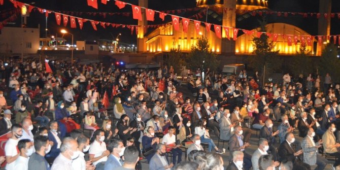 Ağrı’da 15 Temmuz etkinlikleri geç saatlere kadar devam etti