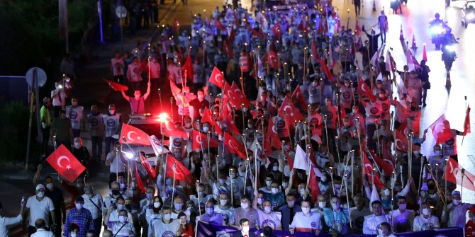 Memur- Sen'den, 15 Temmuz şehitleri için fener alayı