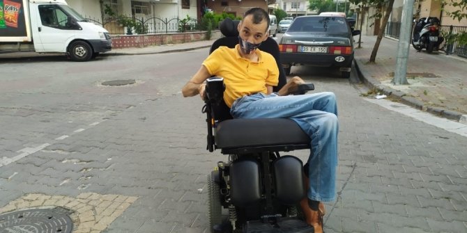 Engelli arabası çalınan genç yeni bir arabaya kavuştu
