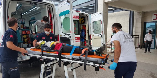 Fındık işçilerini taşıyan traktör devrildi: 14 yaralı