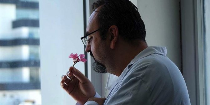 'Bir sabah uyandım 'Dünyanın kokusu yok' dedim'