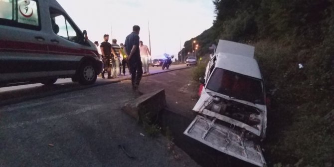 Zonguldak’ta otomobil su kanalına düştü: 2 yaralı