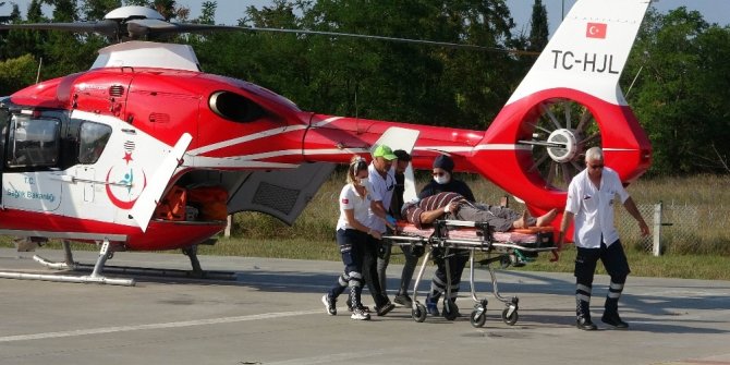 Kazada yaralanan şahsın ambulans helikopterle hastaneye sevk edildi